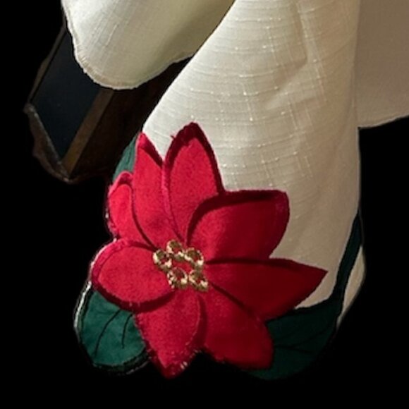 Beige Holiday Tablecloth w Poinsette Flowers 102x60 EUC - Picture 4 of 4